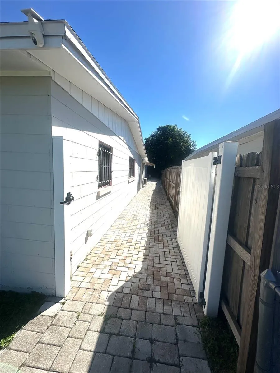821 THALIA DRIVE Orlando, FL 32807