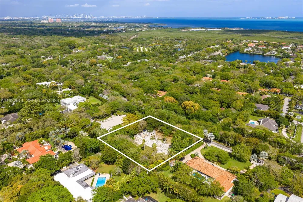 10550 Old Cutler Rd Coral Gables, FL 33156