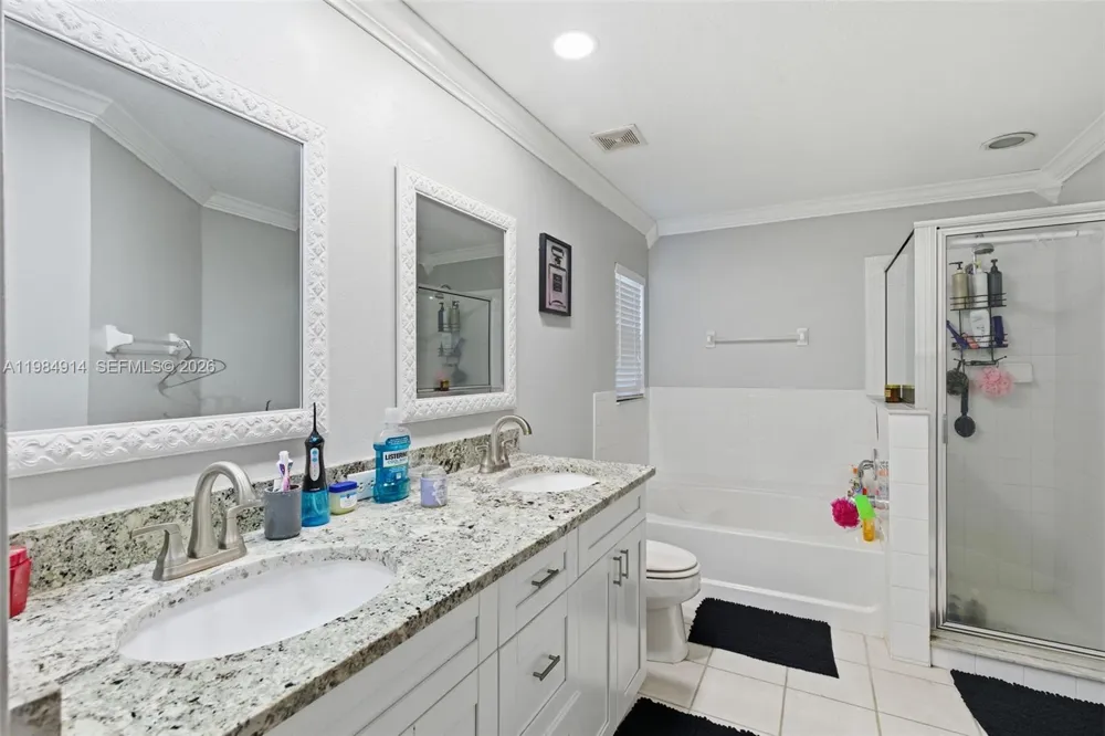 12502 LAKE VISTA DR Tampa, FL 33534