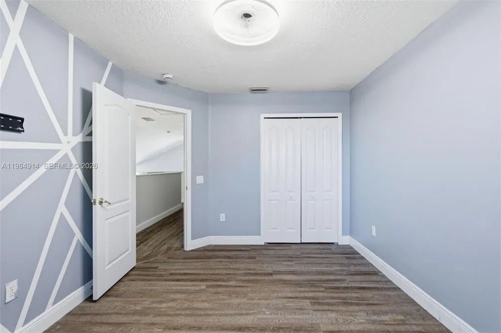 12502 LAKE VISTA DR Tampa, FL 33534