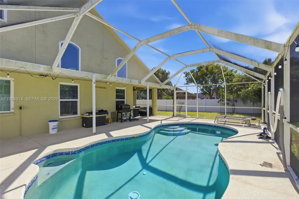 12502 LAKE VISTA DR Tampa, FL 33534