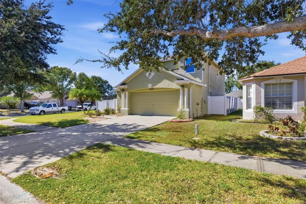 12502 LAKE VISTA DR Tampa, FL 33534