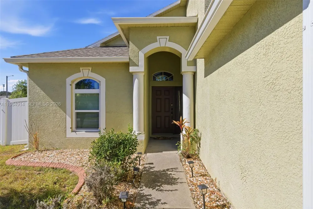12502 LAKE VISTA DR Tampa, FL 33534