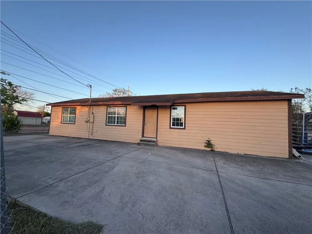 4702 Molina Drive Corpus Christi, TX 78416