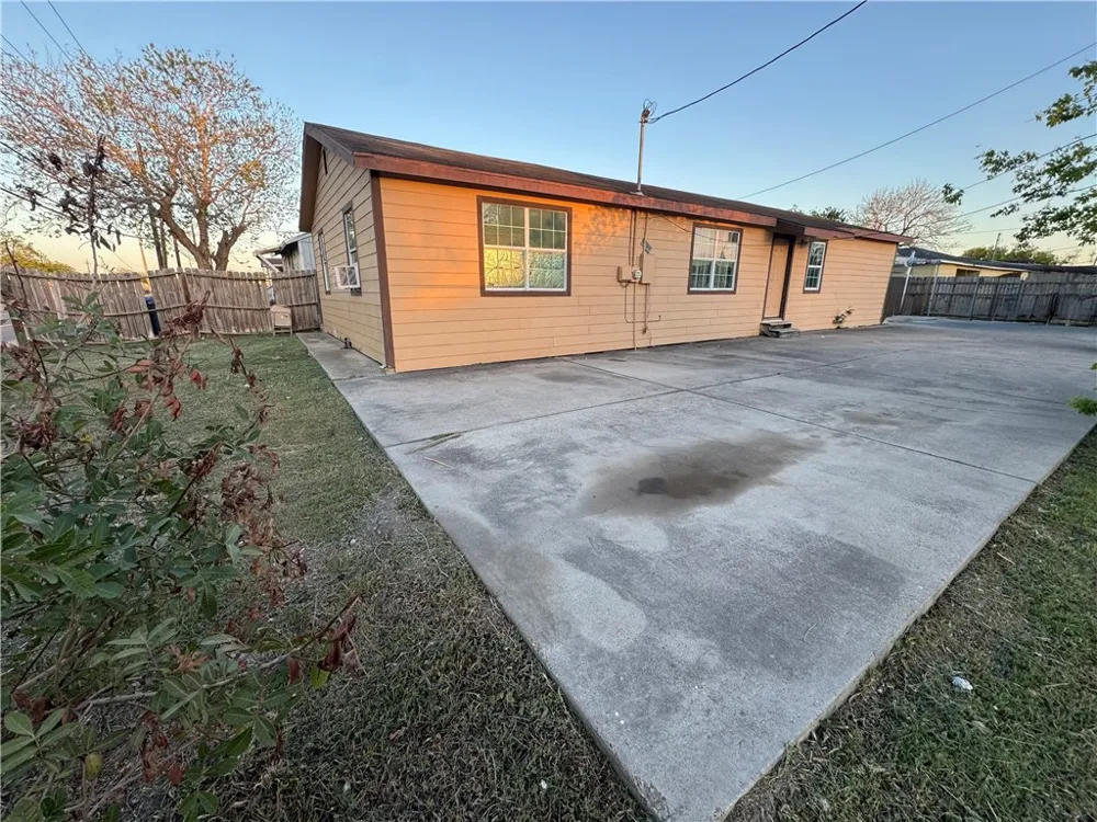 4702 Molina Drive Corpus Christi, TX 78416
