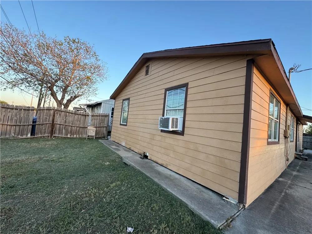 4702 Molina Drive Corpus Christi, TX 78416