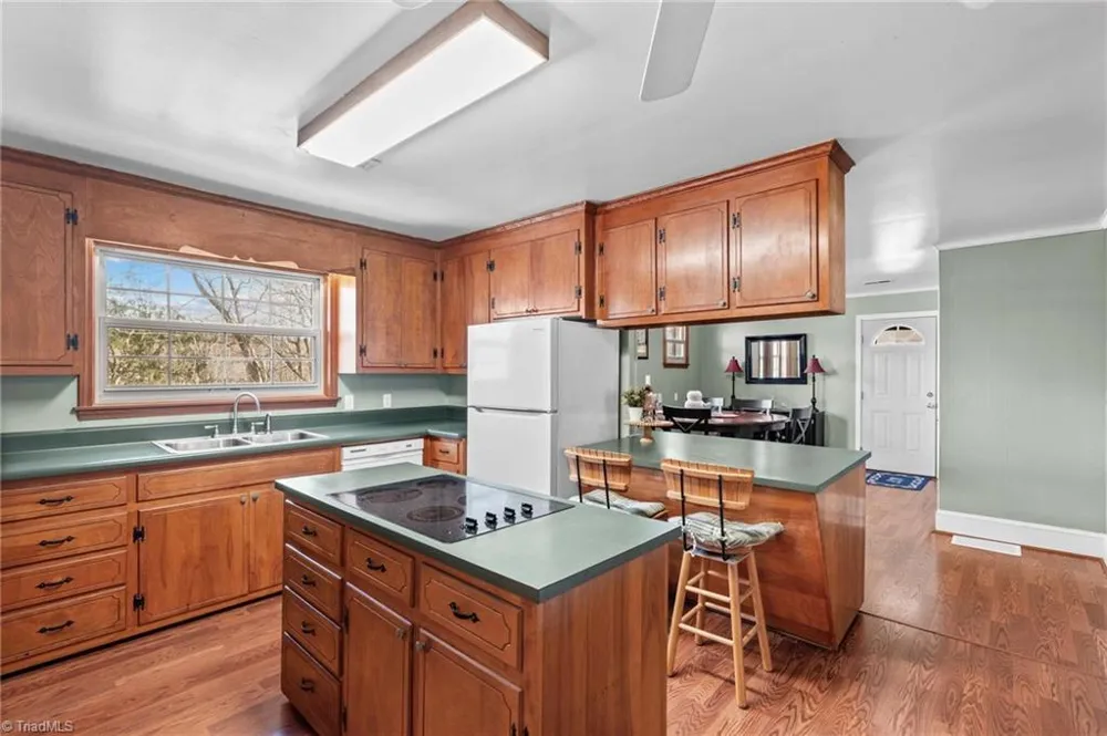 5075 Lakeview Drive Salisbury, NC 28147