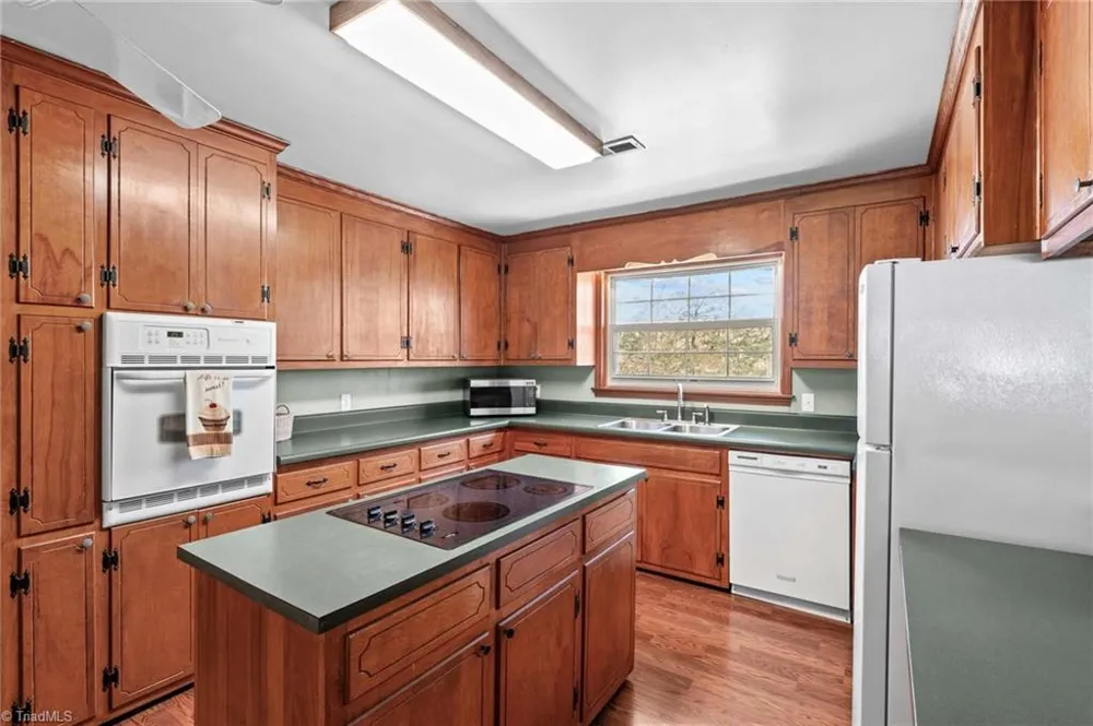 5075 Lakeview Drive Salisbury, NC 28147