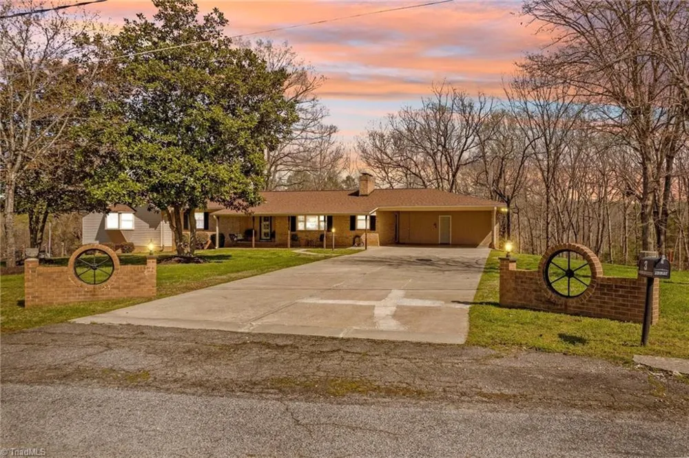 5075 Lakeview Drive Salisbury, NC 28147