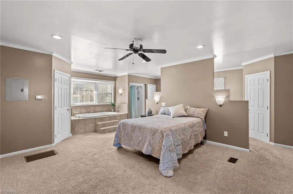 5075 Lakeview Drive Salisbury, NC 28147
