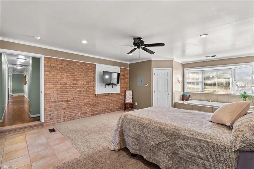 5075 Lakeview Drive Salisbury, NC 28147