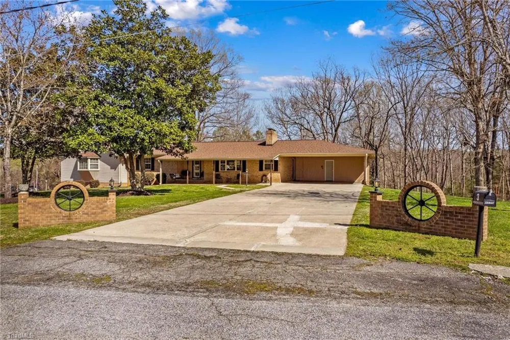 5075 Lakeview Drive Salisbury, NC 28147