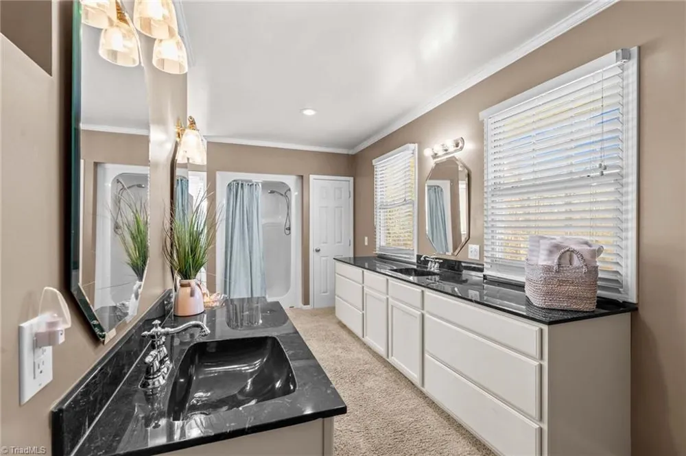 5075 Lakeview Drive Salisbury, NC 28147