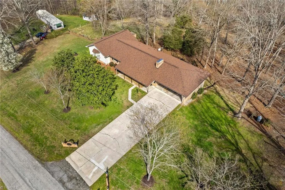 5075 Lakeview Drive Salisbury, NC 28147