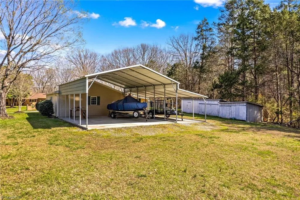 5075 Lakeview Drive Salisbury, NC 28147