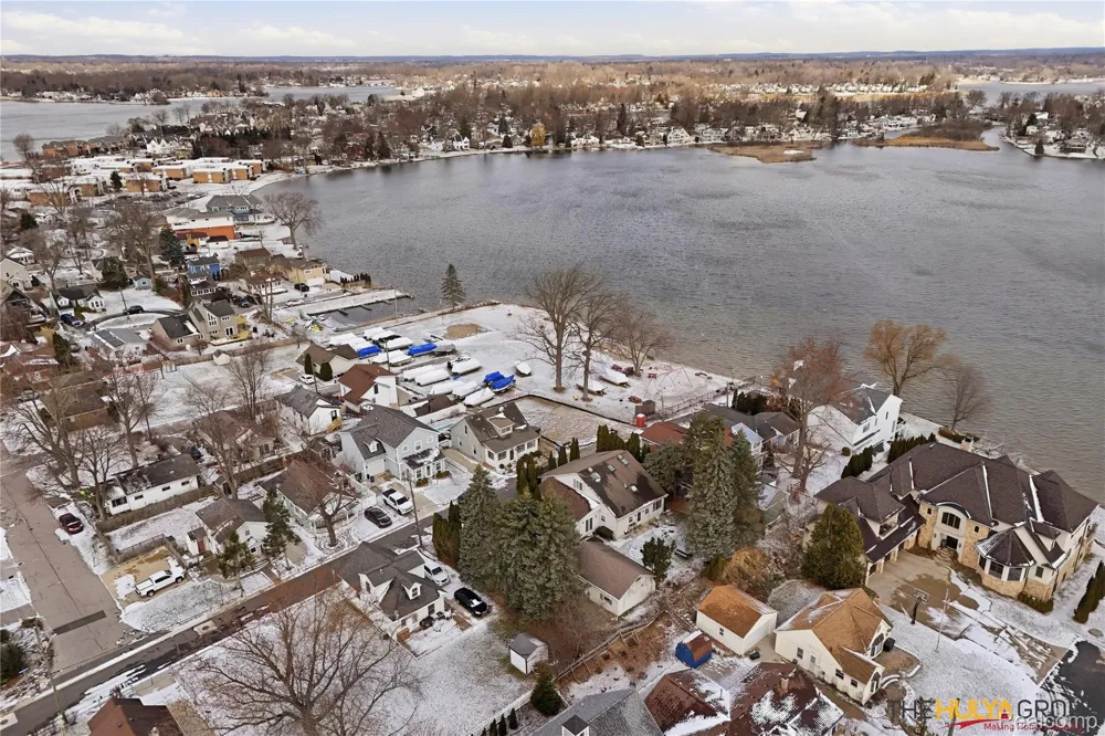 1628 Beechmont Street Keego Harbor City, MI 48320