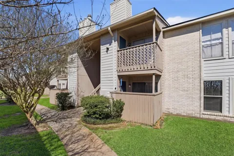 3919 Fairmont Parkway #227
