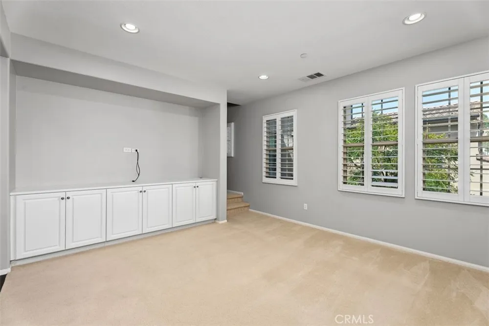 117 Silverado Irvine, CA 92618