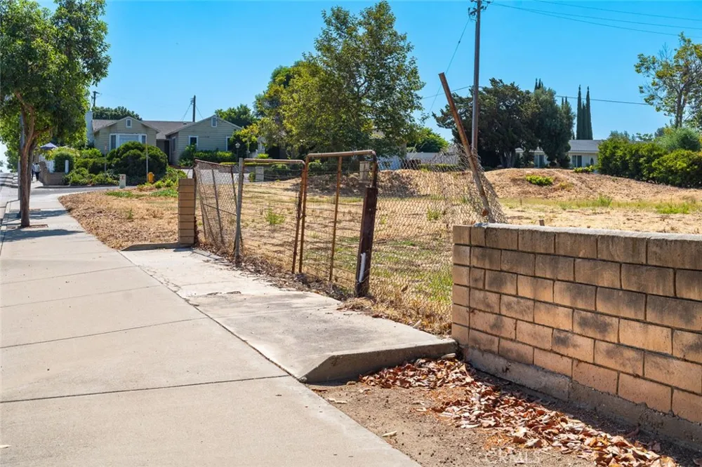 5001 Siesta Lane and Yorba Linda Blvd Yorba Linda, CA 92886