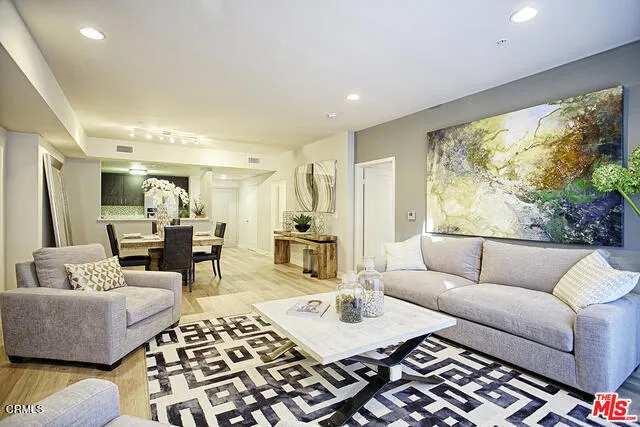436 S Virgil Avenue #408 Los Angeles, CA 90020