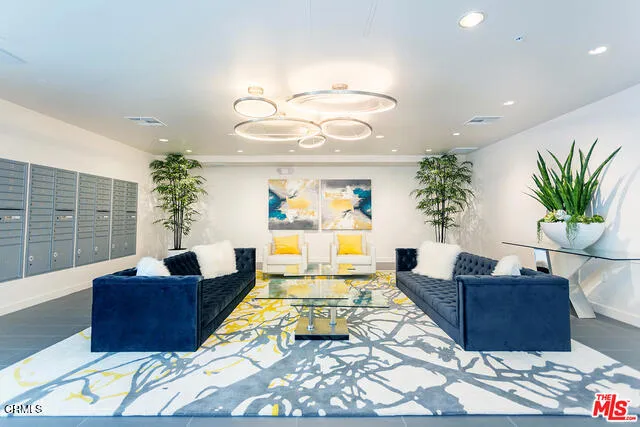 436 S Virgil Avenue #408 Los Angeles, CA 90020