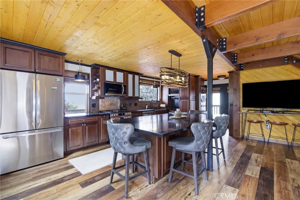 170 Fir Terrace Cedar Glen, CA 92321