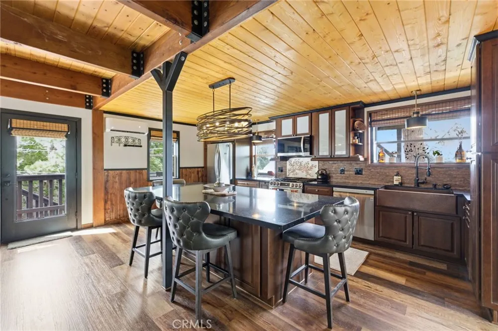 170 Fir Terrace Cedar Glen, CA 92321