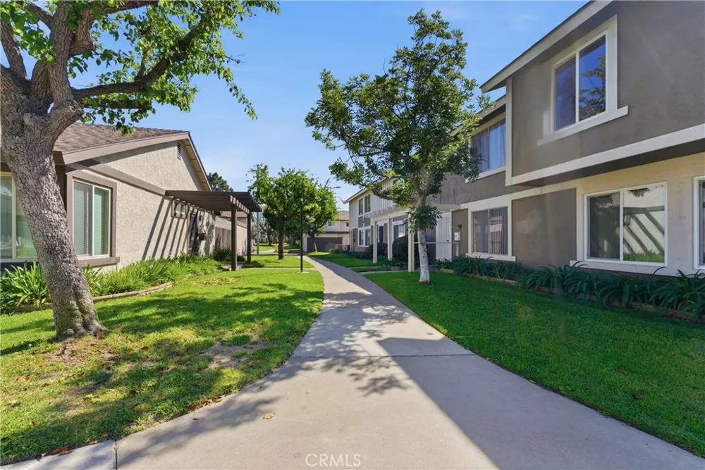 7085 Fulton Stanton, CA 90680