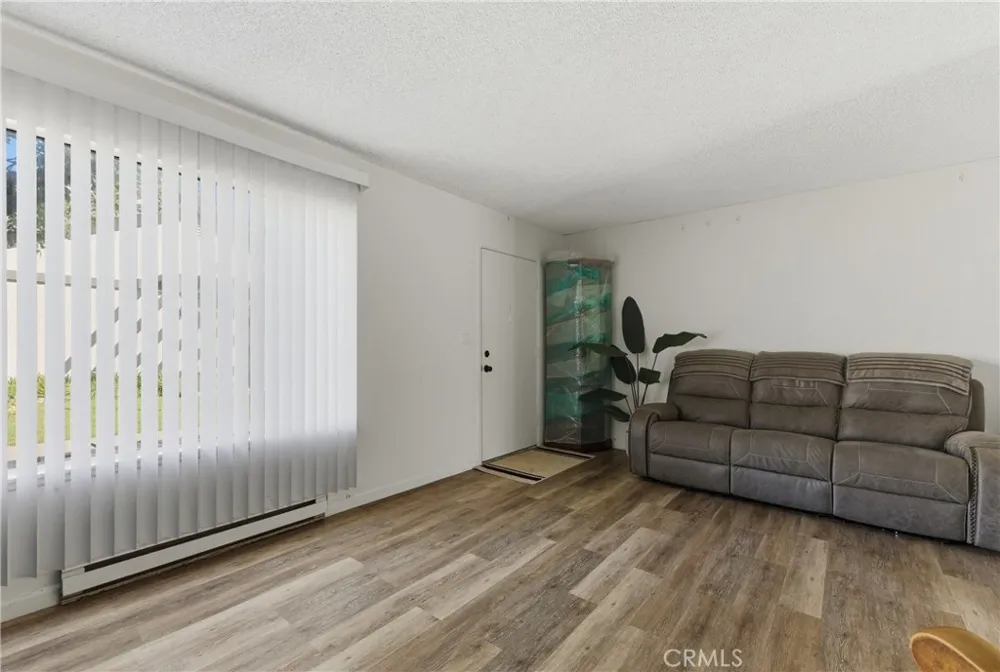 7085 Fulton Stanton, CA 90680