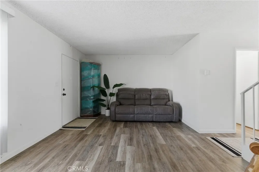 7085 Fulton Stanton, CA 90680