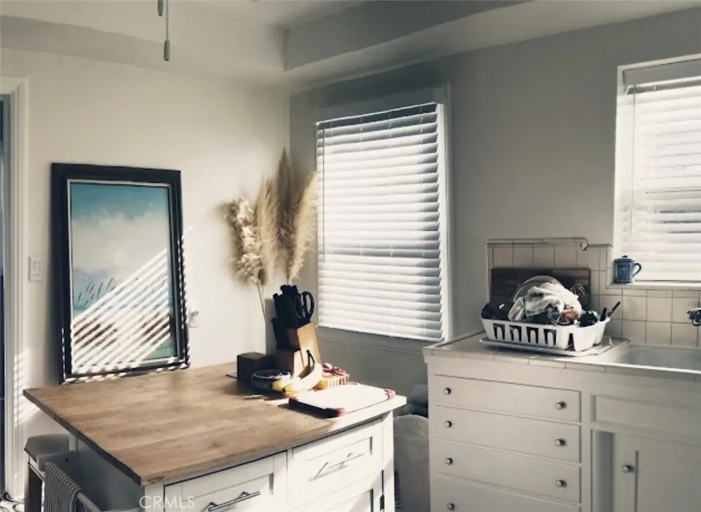 5922 Vista San Gabriel, CA 91775