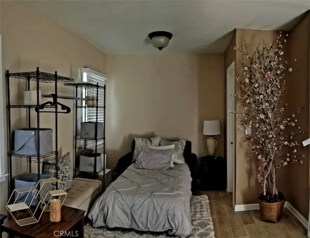 5922 Vista San Gabriel, CA 91775