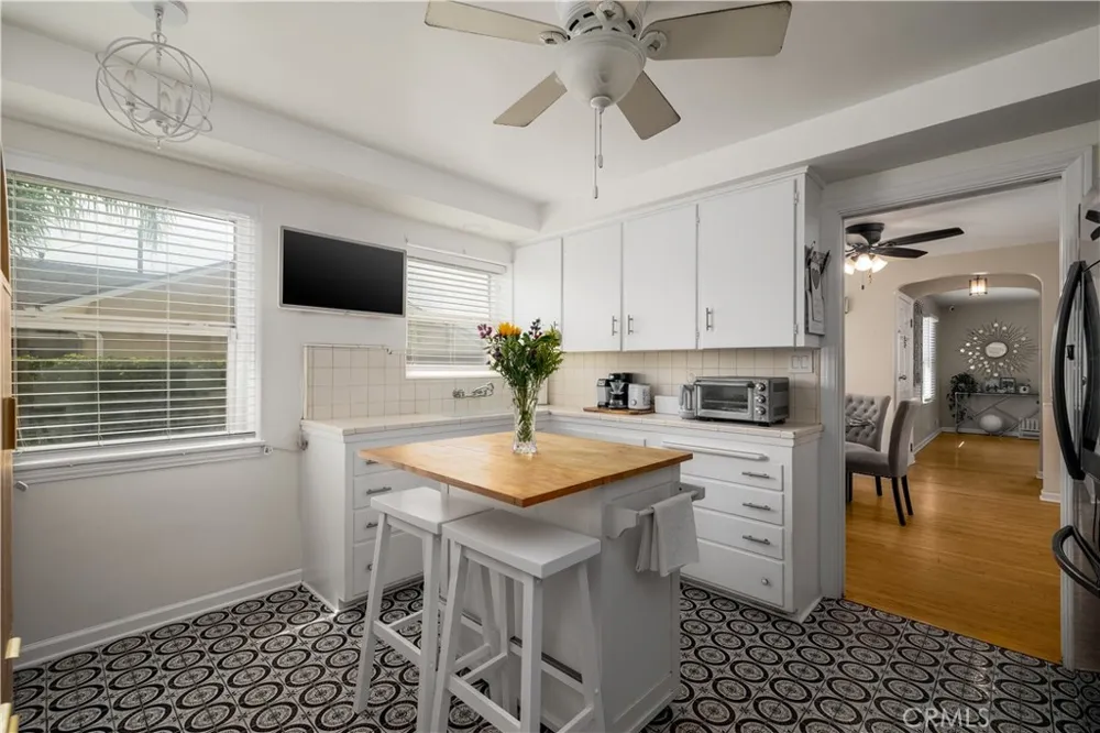 5922 Vista San Gabriel, CA 91775