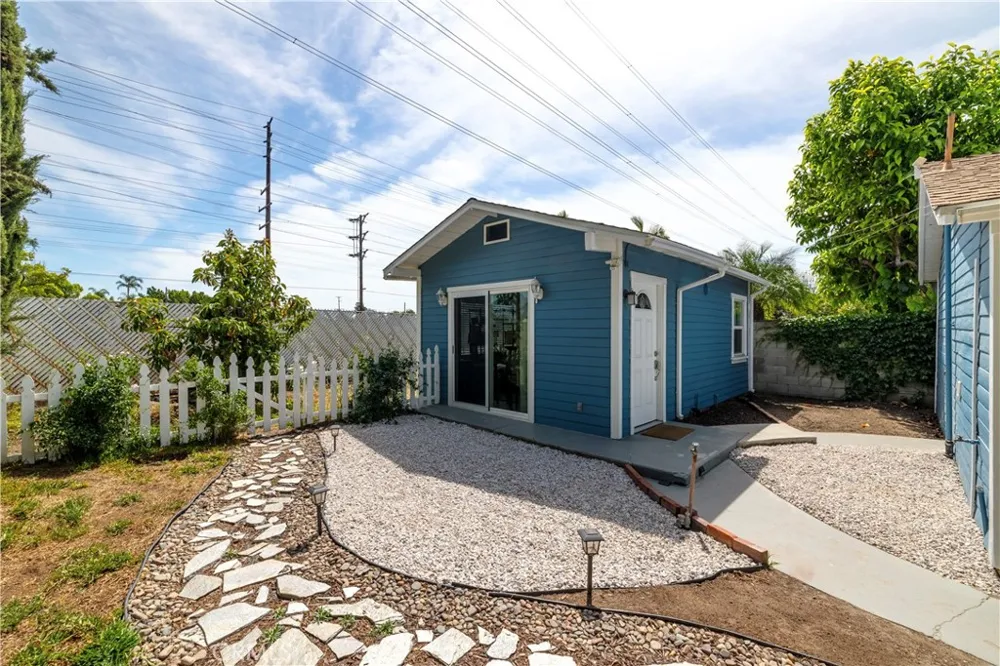 5922 Vista San Gabriel, CA 91775