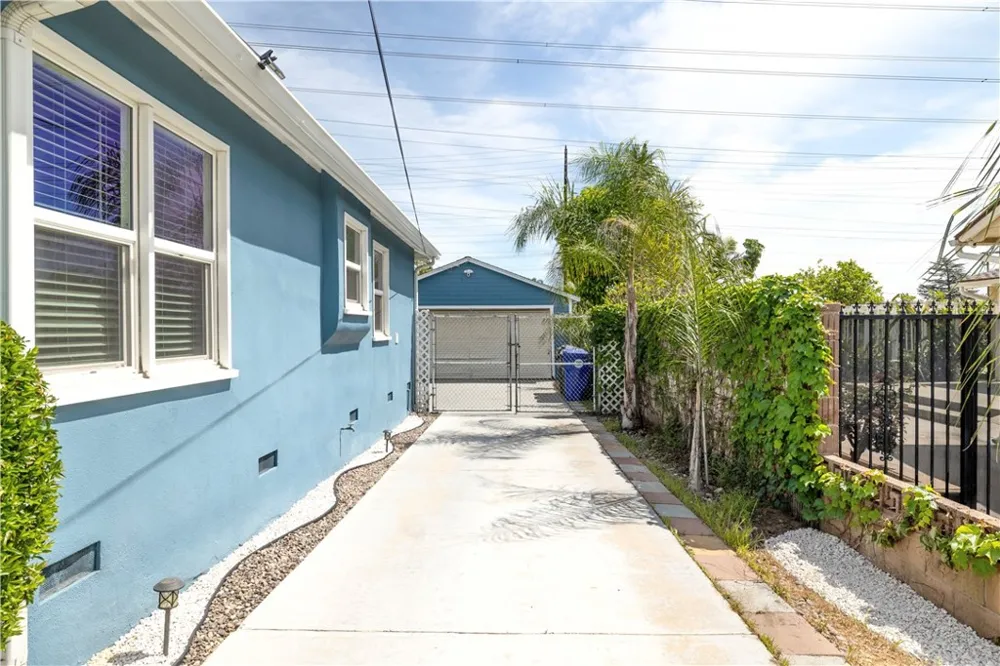 5922 Vista San Gabriel, CA 91775