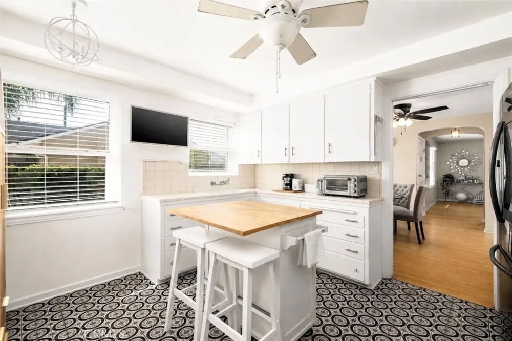 5922 Vista San Gabriel, CA 91775