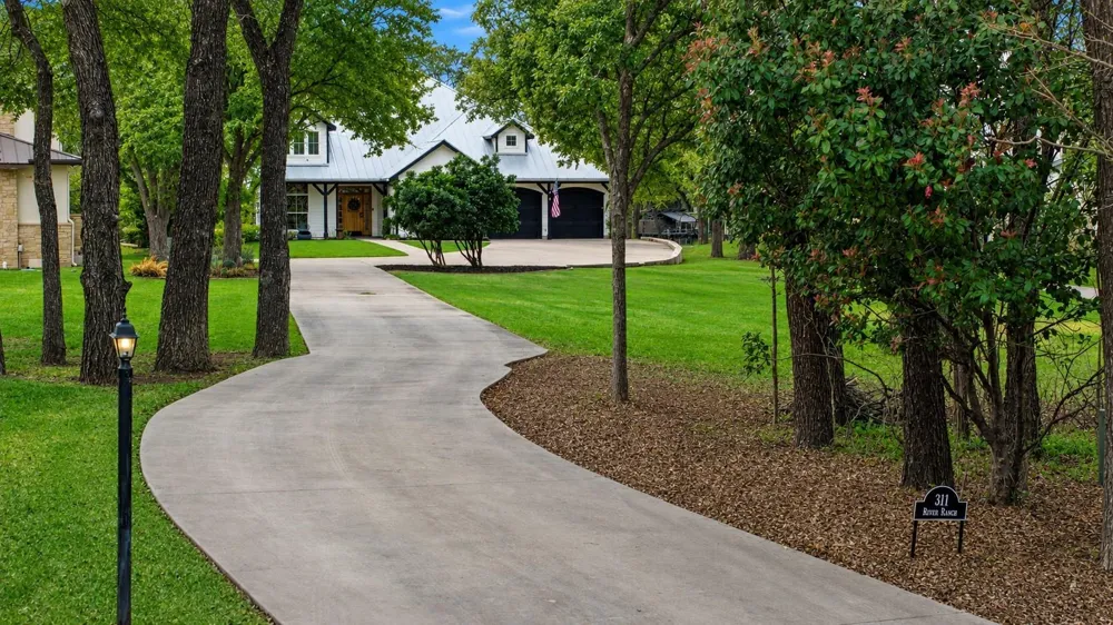311 River Ranch Road Kingsland, TX 78639
