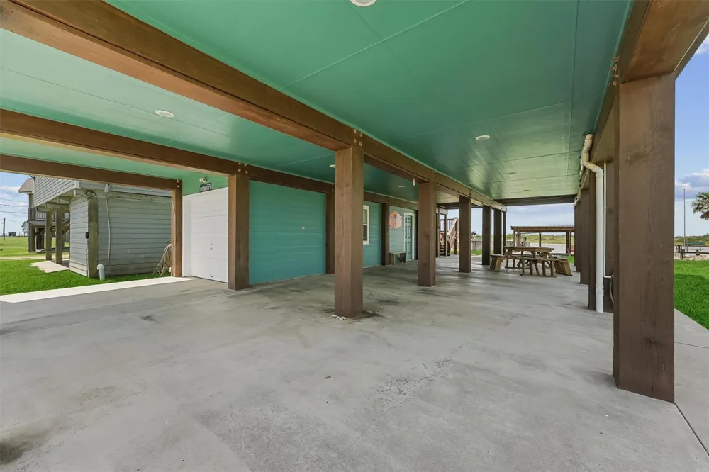 1868 County Road 201 Sargent, TX 77414