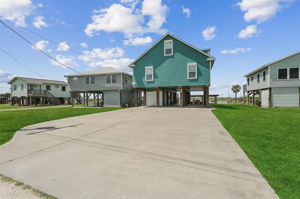 1868 County Road 201 Sargent, TX 77414