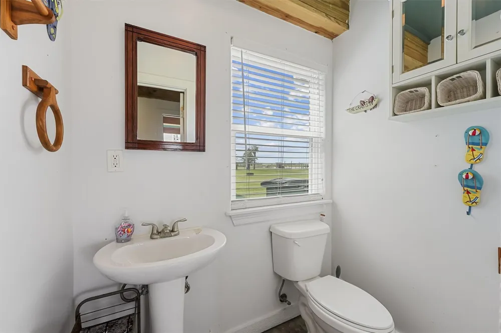 1868 County Road 201 Sargent, TX 77414