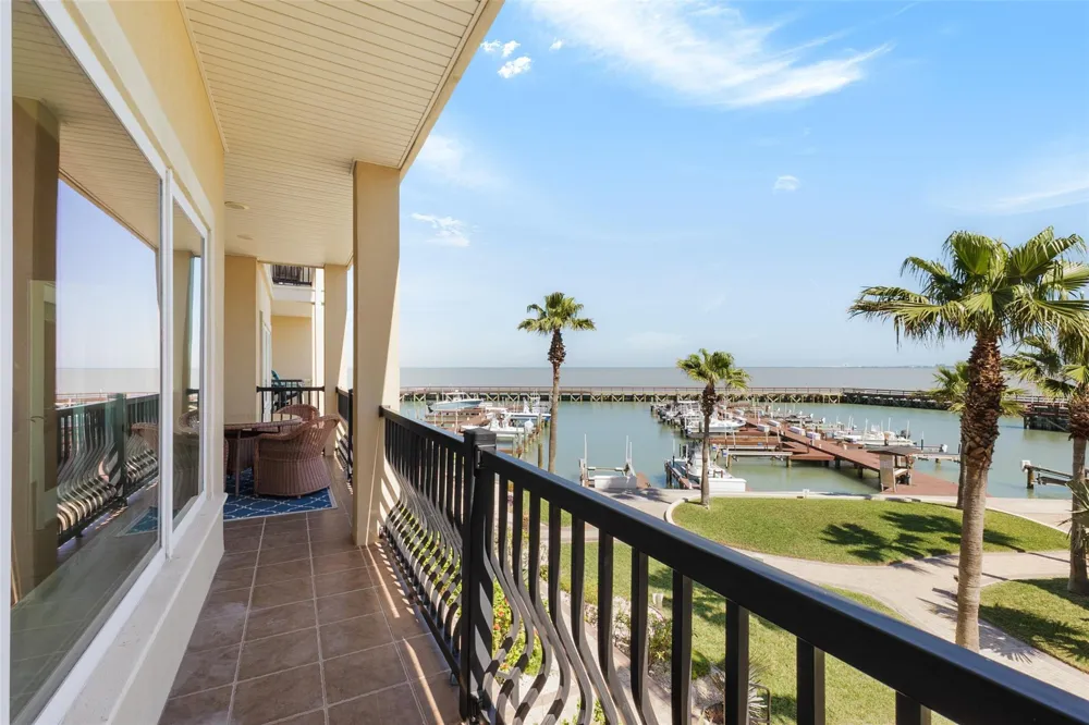 301 E Houston Street Port Isabel, TX 78578