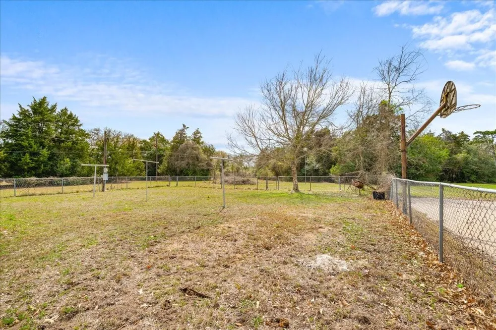 620 Panorama Road La Grange, TX 78945