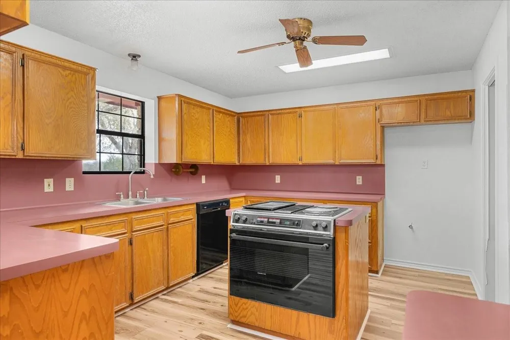620 Panorama Road La Grange, TX 78945