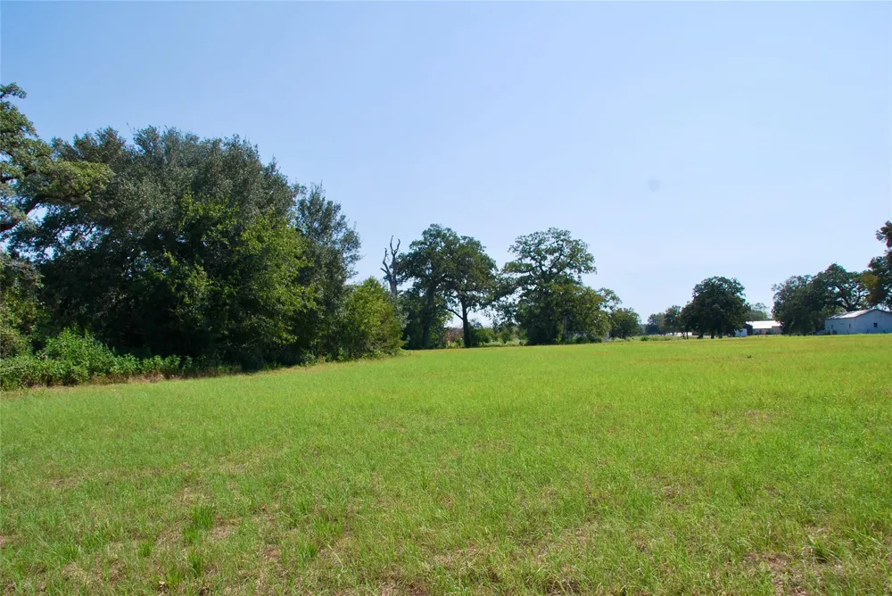 2 Harvell Lane Schulenburg, TX 78956