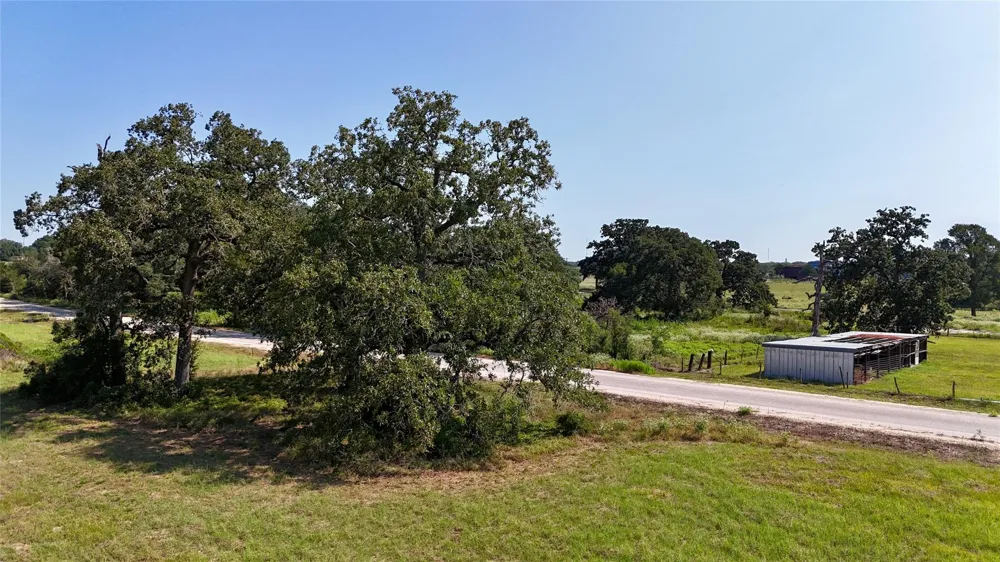 2 Harvell Lane Schulenburg, TX 78956