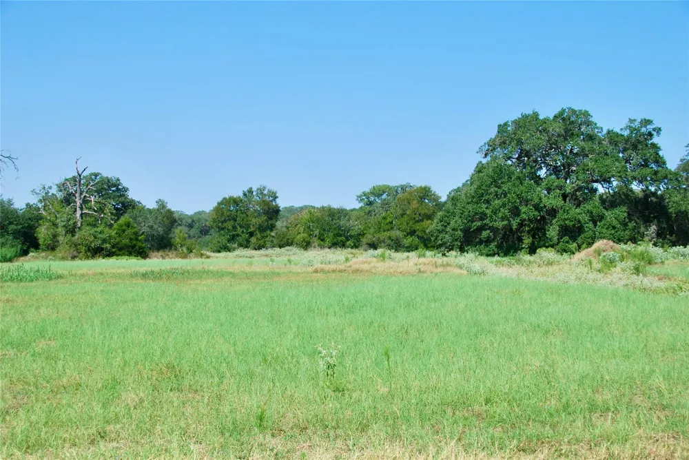 3 Harvell Lane Schulenburg, TX 78956