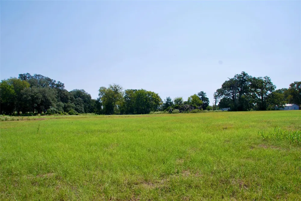 3 Harvell Lane Schulenburg, TX 78956