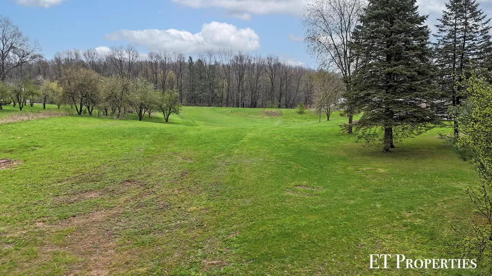 14255 Myers Lake Avenue NE Cedar Springs, MI 49319