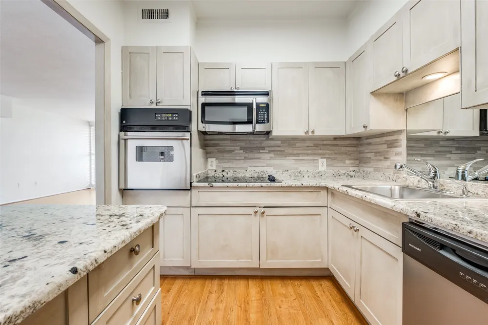 3701 Turtle Creek Boulevard #5D Dallas, TX 75219