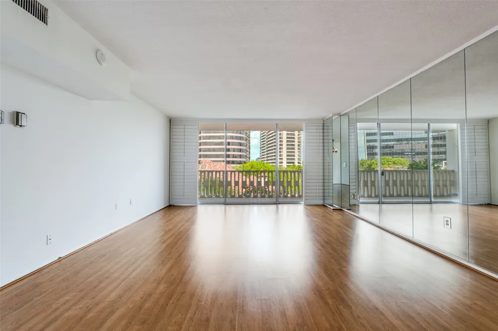3701 Turtle Creek Boulevard #5D Dallas, TX 75219